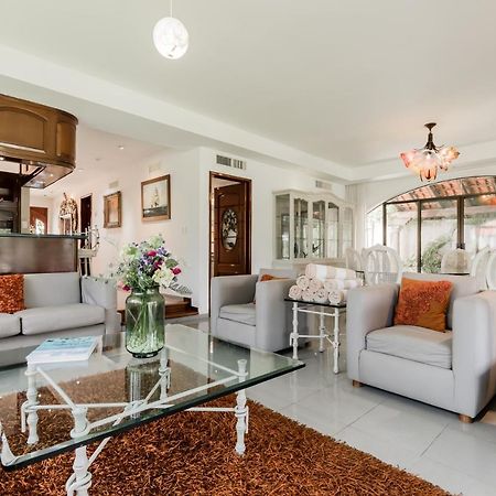 Elegant Lagoon Front Villa By Casa Paraiso Cancún Zewnętrze zdjęcie