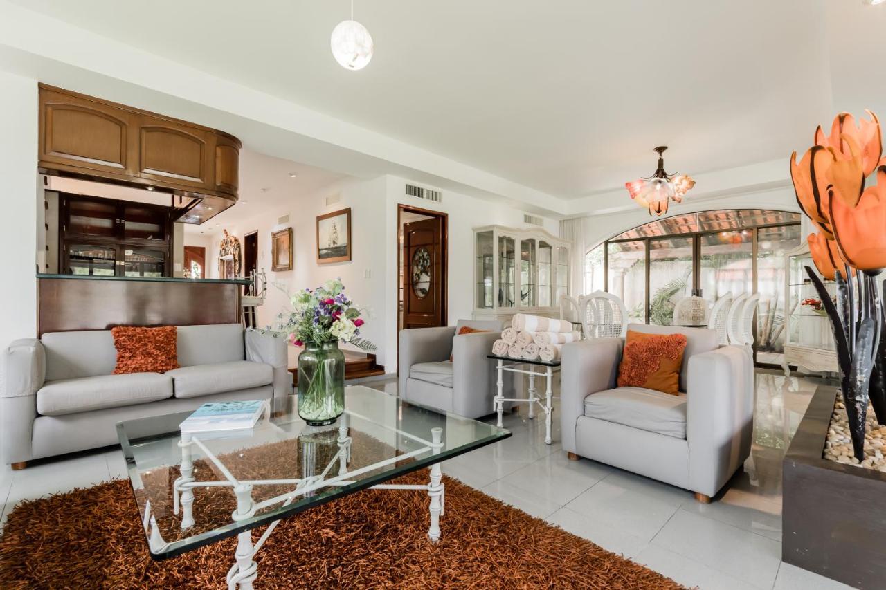 Elegant Lagoon Front Villa By Casa Paraiso Cancún Zewnętrze zdjęcie