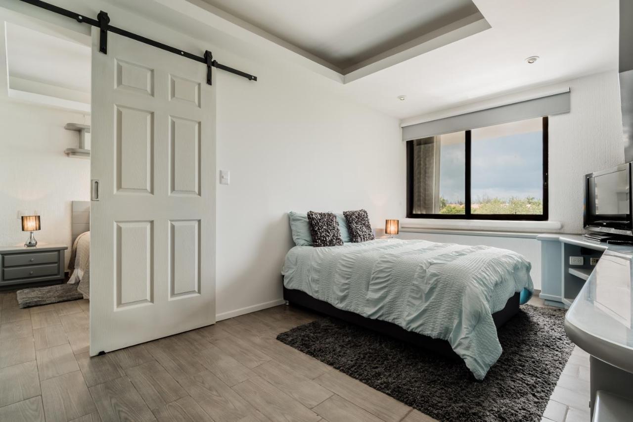 Elegant Lagoon Front Villa By Casa Paraiso Cancún Zewnętrze zdjęcie
