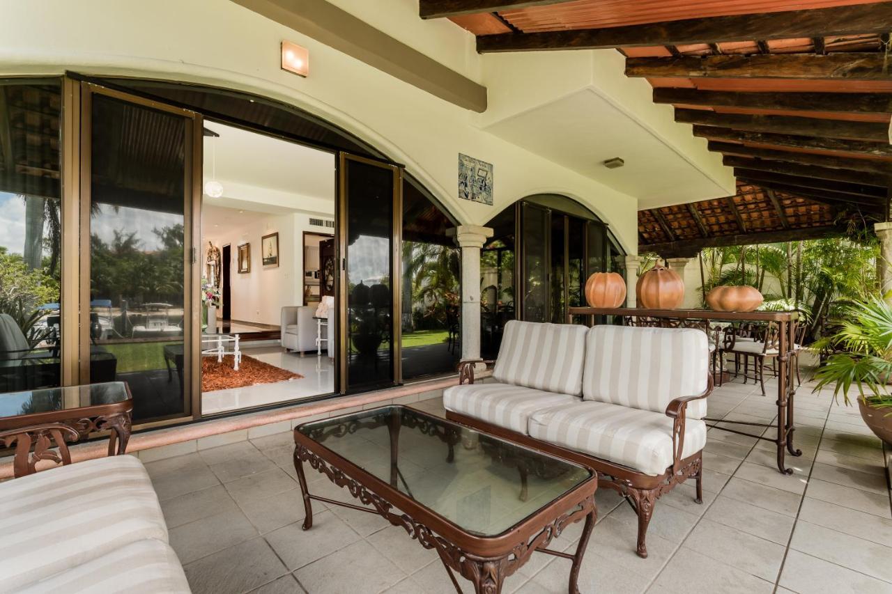 Elegant Lagoon Front Villa By Casa Paraiso Cancún Zewnętrze zdjęcie