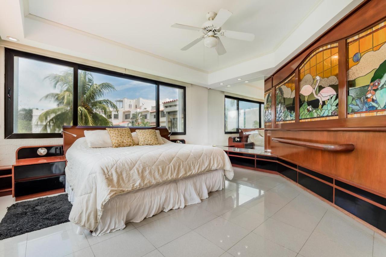 Elegant Lagoon Front Villa By Casa Paraiso Cancún Zewnętrze zdjęcie