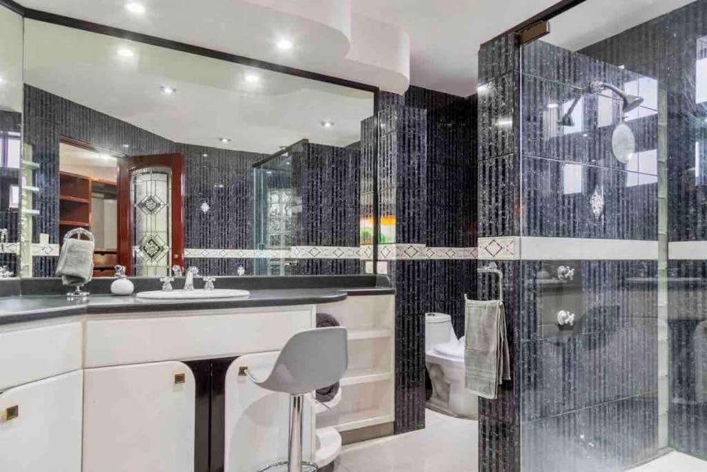 Elegant Lagoon Front Villa By Casa Paraiso Cancún Zewnętrze zdjęcie