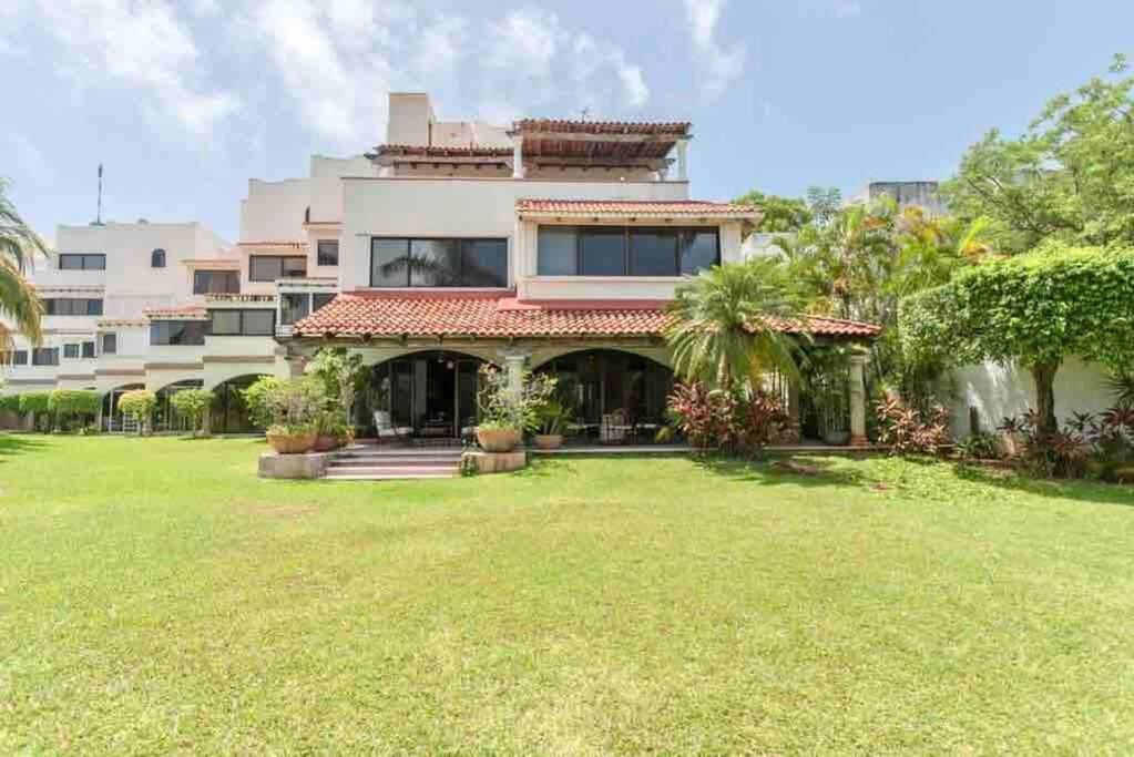Elegant Lagoon Front Villa By Casa Paraiso Cancún Zewnętrze zdjęcie